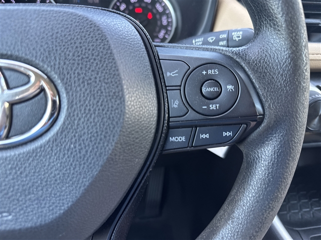 2020 Toyota RAV4 LE:66544
