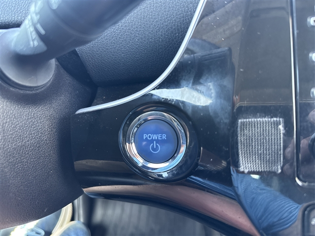 2020 Toyota Prius Limited:56517