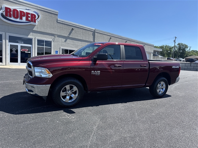 2021 RAM 1500 Classic SLT 4x4 Crew Cab 5'7's photo