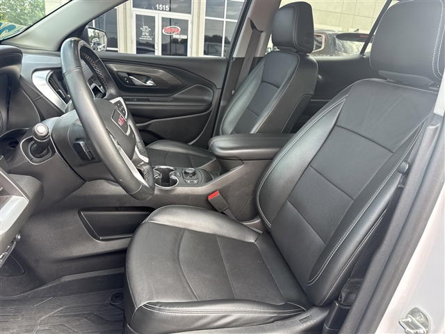 2023 GMC Terrain SLT AWD's photo