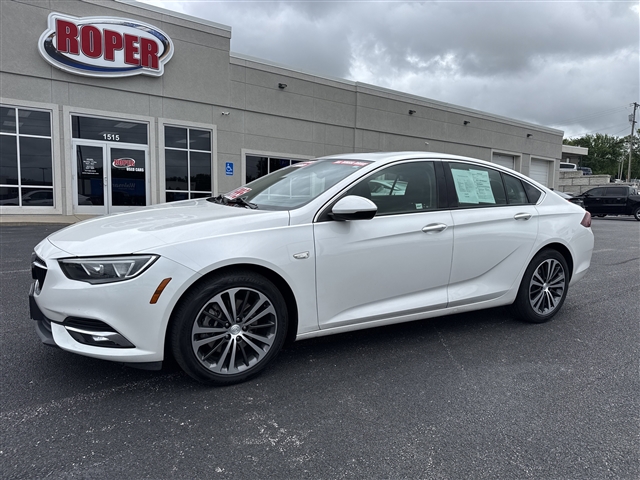 2018 Buick Regal Essence AWD's photo