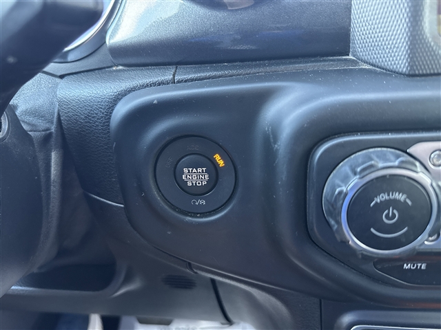 Photo of 2020 Jeep Gladiator Altitude in Joplin, MO - 20,  2020 Jeep Gladiator Altitude:65636