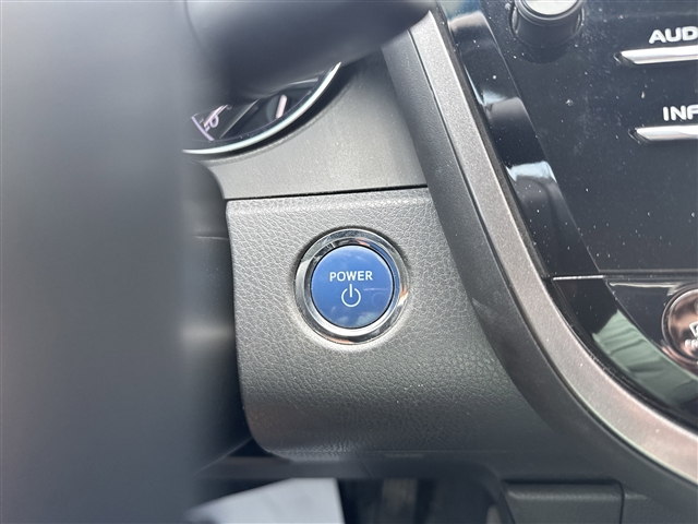 2018 Toyota Camry Hybrid SE:655921