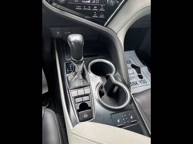 2018 Toyota Camry Hybrid SE:655921