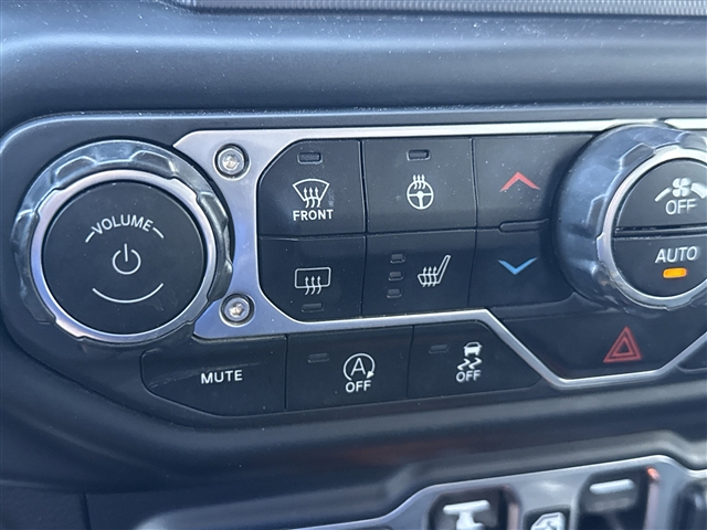 Photo of 2020 Jeep Gladiator Altitude in Joplin, MO - 23,  2020 Jeep Gladiator Altitude:65636