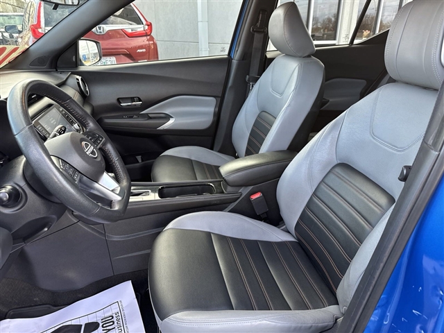 2023 Nissan Kicks SR:64537