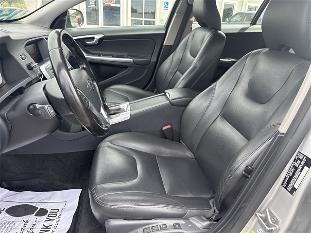2016 Volvo V60 T5 Drive-E Platinum:66610