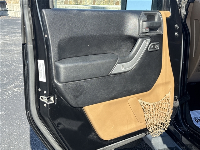 2012 Jeep Wrangler Unlimited Sahara:65666