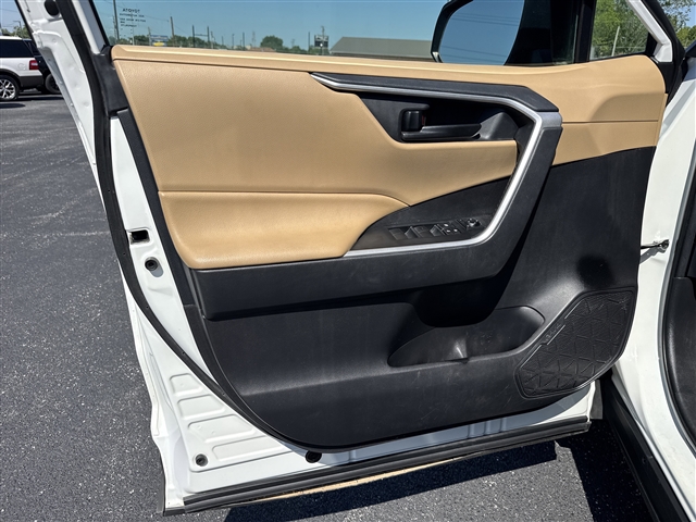 2020 Toyota RAV4 LE:66544