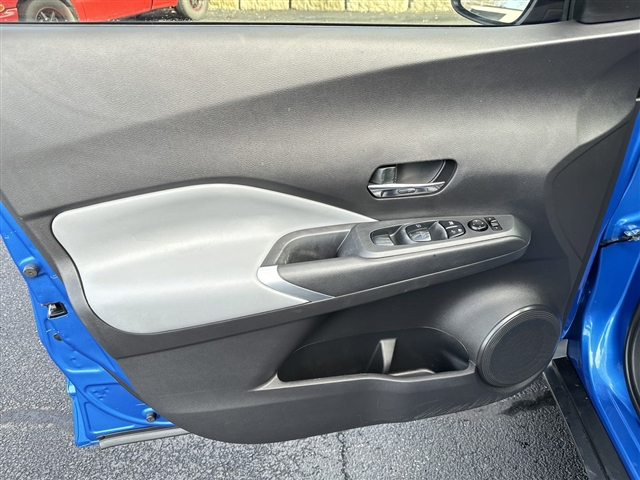 2023 Nissan Kicks SR:64537