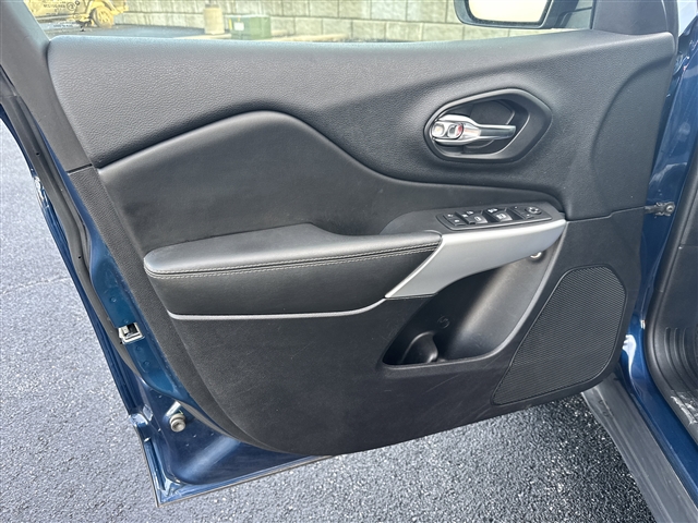 2018 Jeep Cherokee Latitude Plus:65680