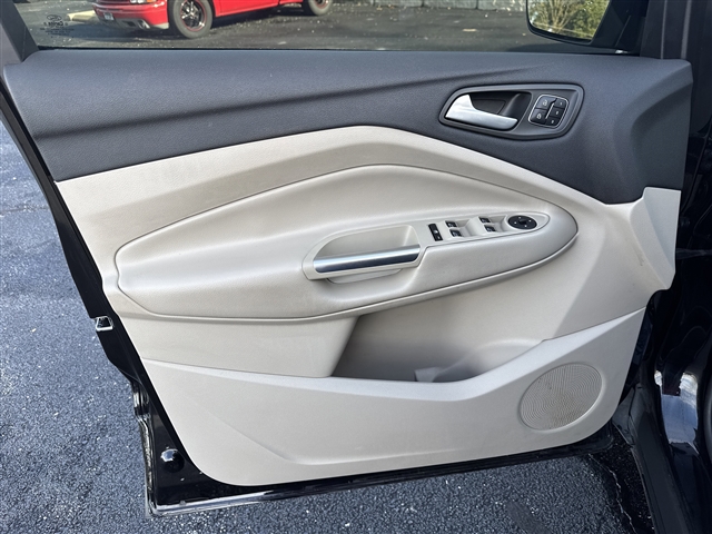 2019 Ford Escape Titanium:65649