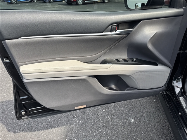 2018 Toyota Camry Hybrid SE:655921