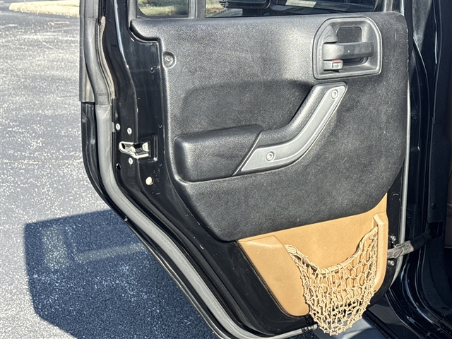 2012 Jeep Wrangler Unlimited Sahara:65666