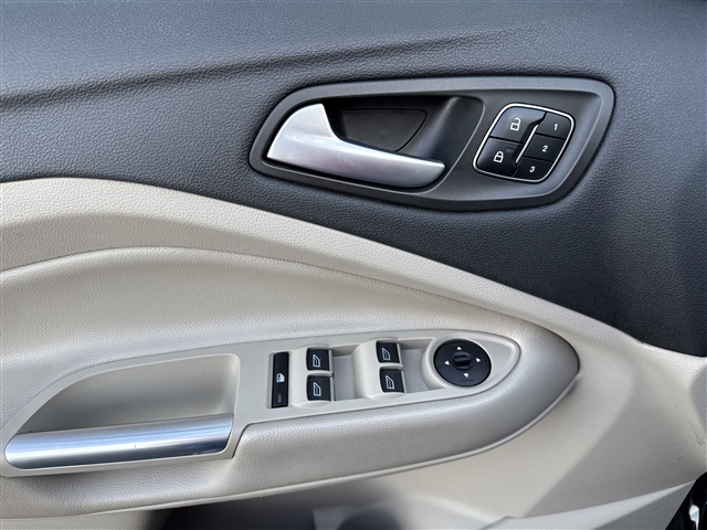 2019 Ford Escape Titanium:65649