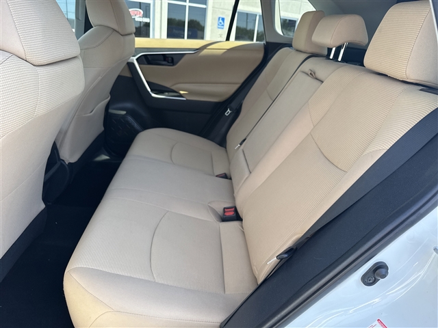 2020 Toyota RAV4 LE:66544