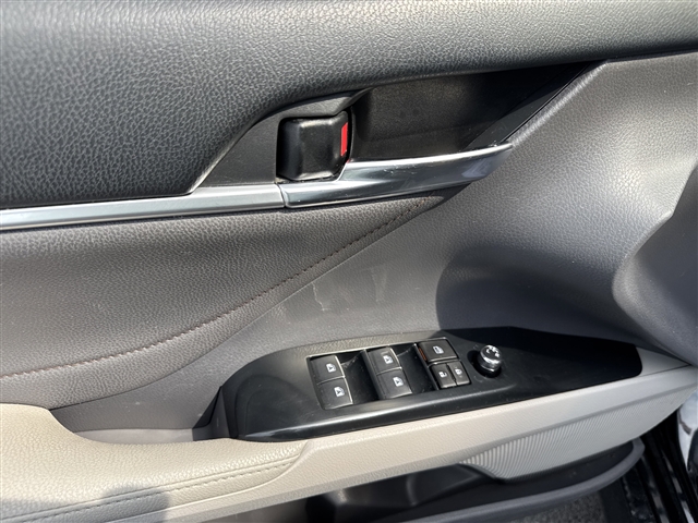 2018 Toyota Camry Hybrid SE:655921