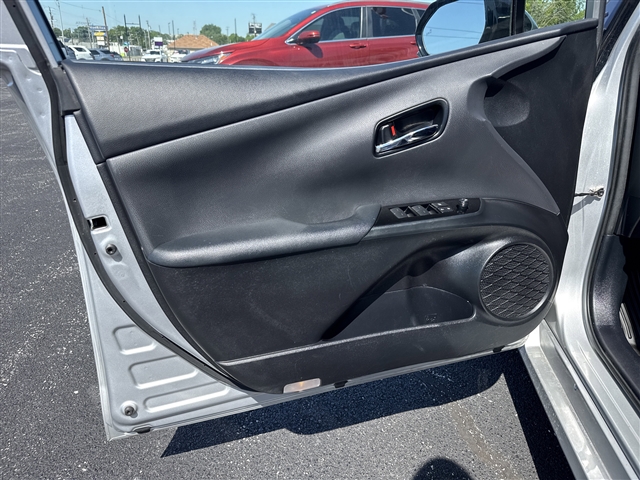 2020 Toyota Prius Limited:56517