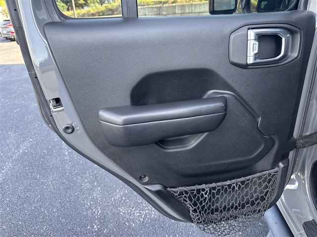 Photo of 2020 Jeep Gladiator Altitude in Joplin, MO - 6,  2020 Jeep Gladiator Altitude:65636