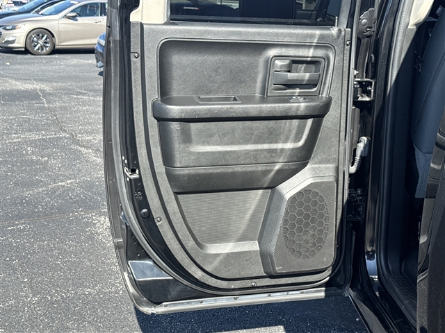 2019 RAM 1500 Classic Express:66646