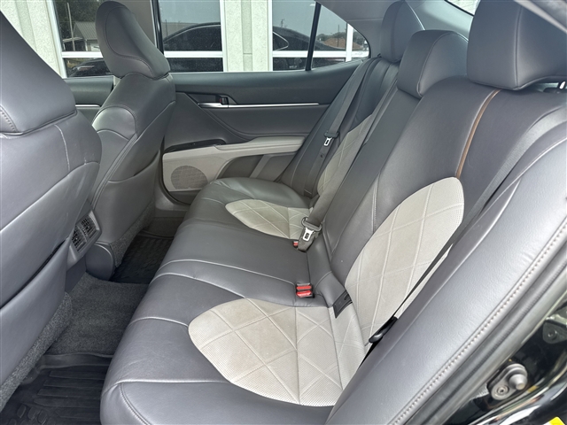 2018 Toyota Camry Hybrid SE:655921