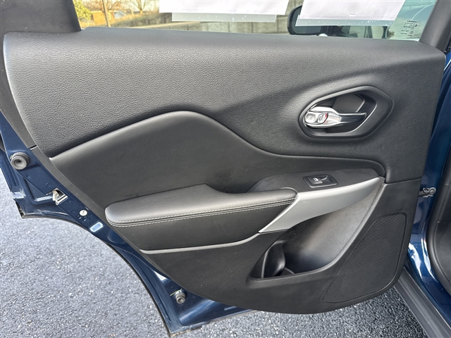 2018 Jeep Cherokee Latitude Plus:65680