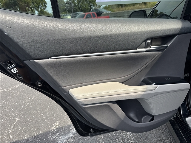 2018 Toyota Camry Hybrid SE:655921