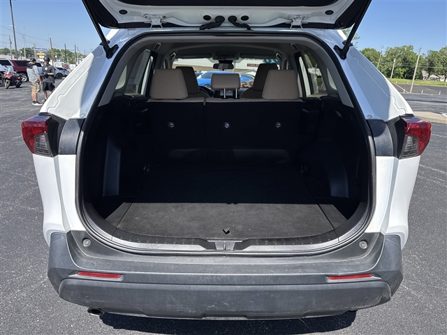 2020 Toyota RAV4 LE:66544