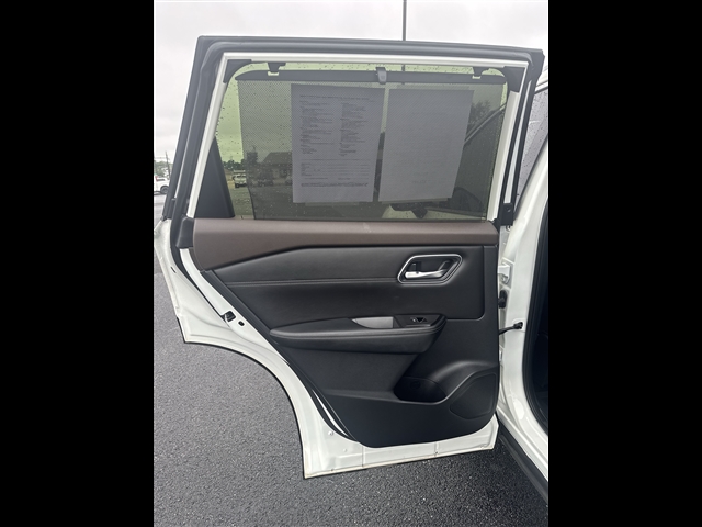 2023 Nissan Rogue Platinum:66598