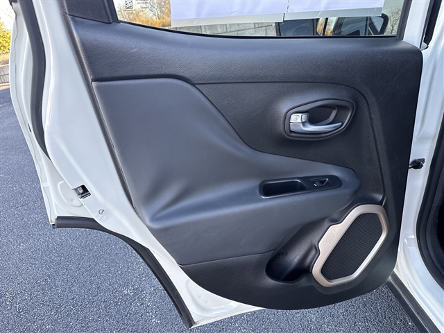 2016 Jeep Renegade Limited:65679