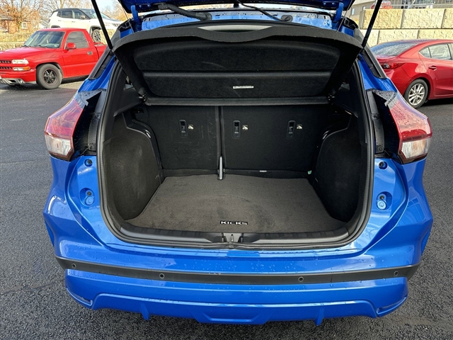 2023 Nissan Kicks SR:64537