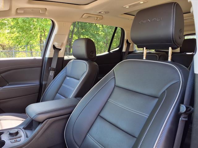 2022 GMC Acadia Denali