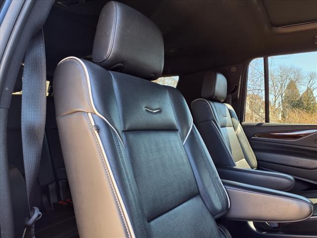2022 Cadillac Escalade ESV Premium