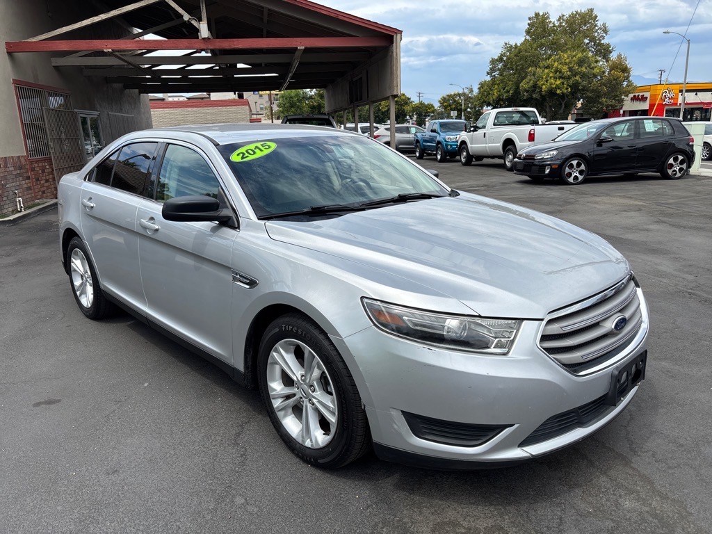 2015 Ford Taurus SE