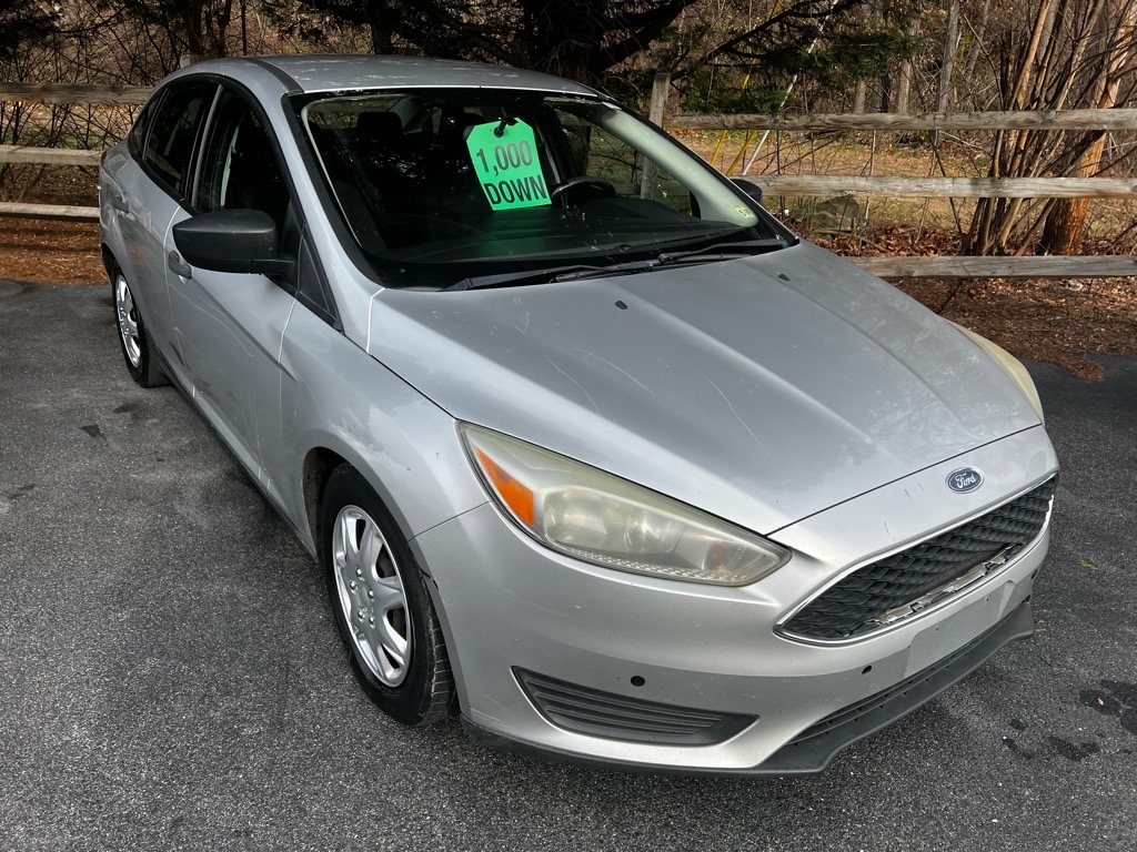 2016 Ford Focus S - main photo