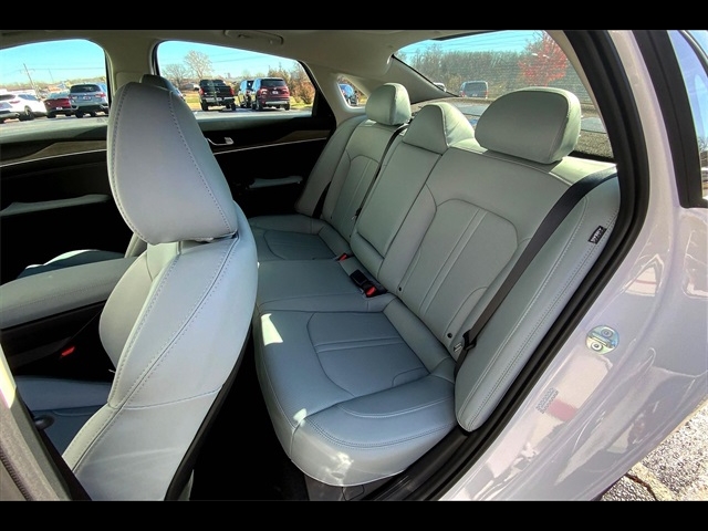 2024 Kia K5 EX:840100