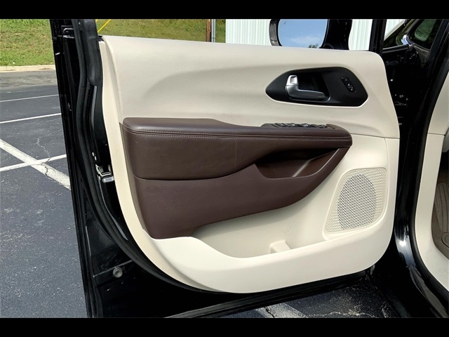 2021 Chrysler Pacifica Touring L:K63651