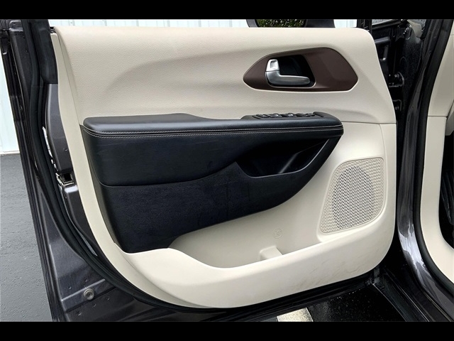 2021 Chrysler Voyager LXi:K63715