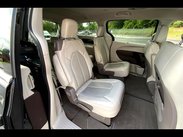 2021 Chrysler Pacifica Touring L:K63651