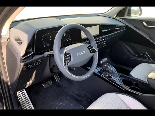 2024 Kia Niro SX Touring:840131