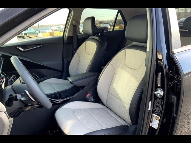 2024 Kia Niro SX Touring:840131