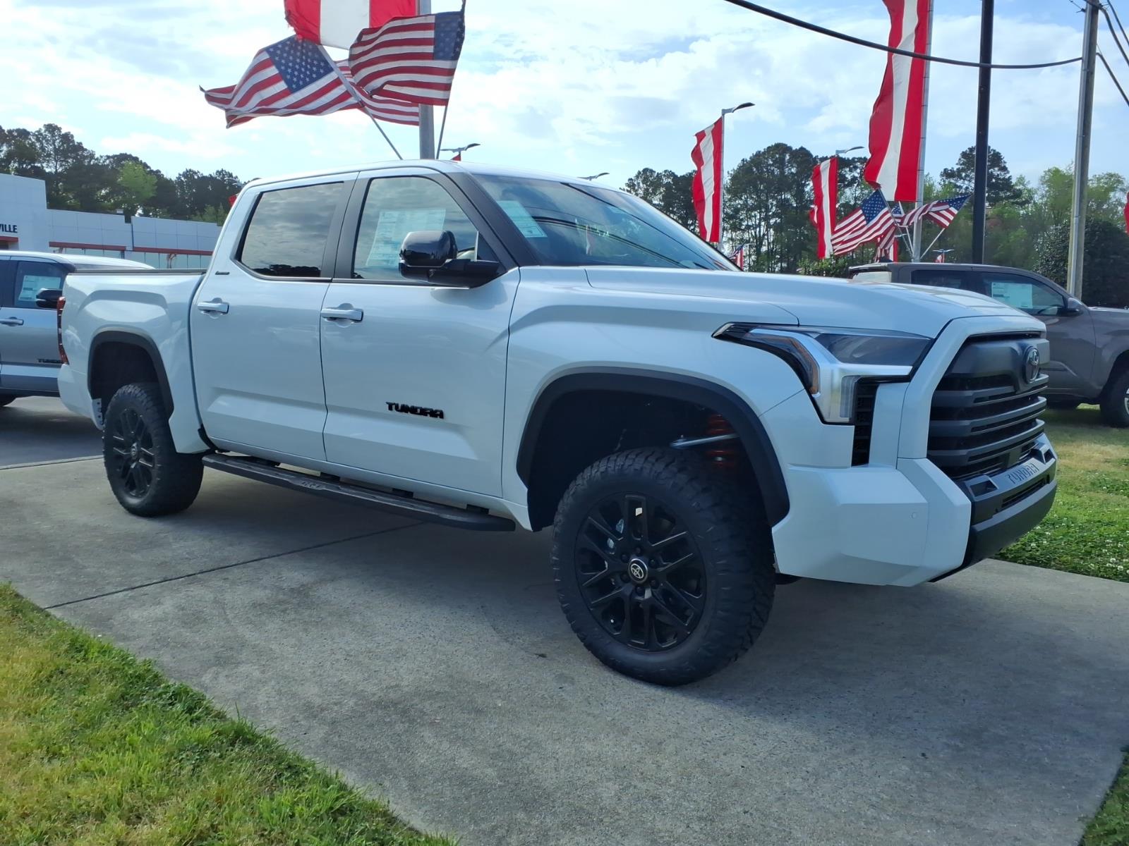 White (Wind Chill Pearl) 2026 Toyota Tundra Limited CrewMax Cab 4WD Pickup Truck Four-Wheel Drive Automatic