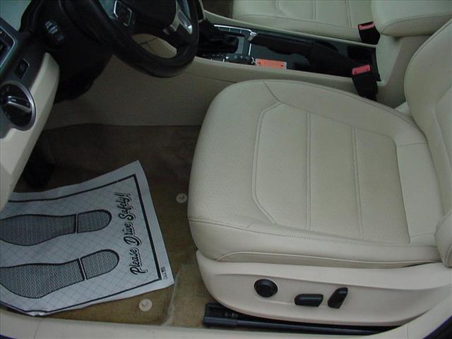 2015 Volkswagen Passat Limited 1.8 Turbo:10398