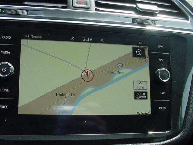 2020 Volkswagen Tiguan SEL photo 3