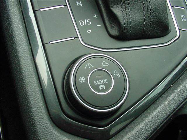 2019 Volkswagen Tiguan SEL Premium photo 7