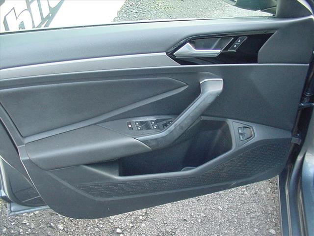 2020 Volkswagen Jetta R Line Manual EPA 40MPG Hwy:10410