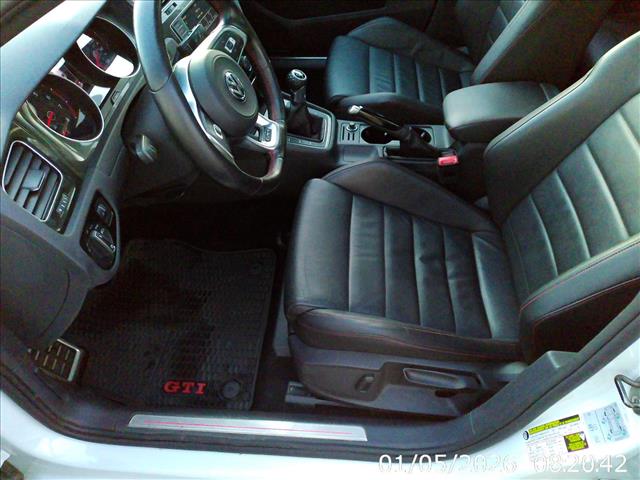 2017 Volkswagen Golf GTI SE Manual:10438