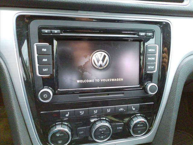2012 Volkswagen Passat SE 2.5l Sunroof NEW VW TRADE:10461