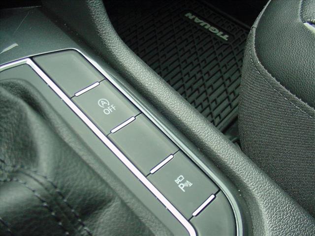 2019 Volkswagen Tiguan SEL Premium photo 9