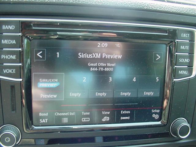 2016 Volkswagen Jetta SE photo 13